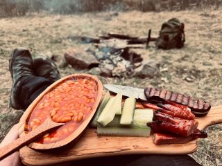 🇨🇿 A tady je výsledek. Klobása, fazole, trocha zeleniny a rychle to sníst než někdo přijde a bude závidět 😅 🇬🇧 And here’s...